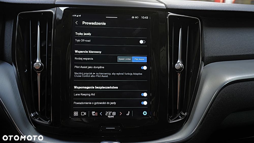 Volvo XC 60 B4 B Momentum Pro - 27