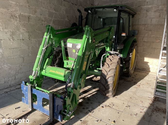 John Deere 5075E - 1