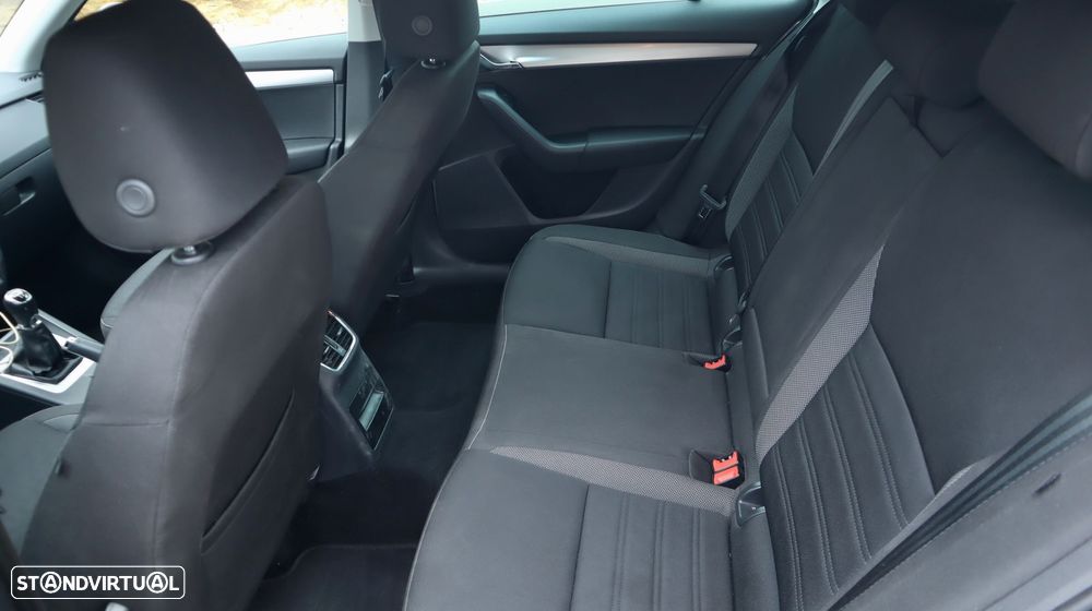 Skoda Octavia Break 1.6 TDi Ambition - 27