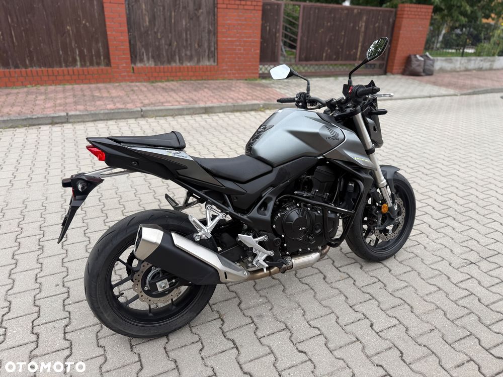 Honda CB - 12