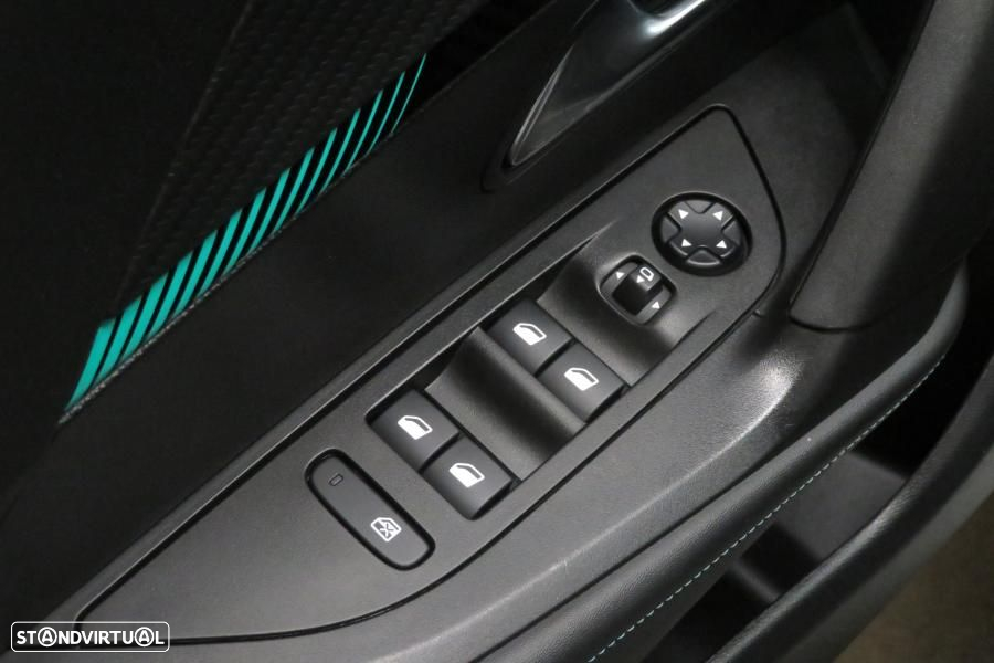 Peugeot 2008 1.2 PureTech Allure Pack - 31