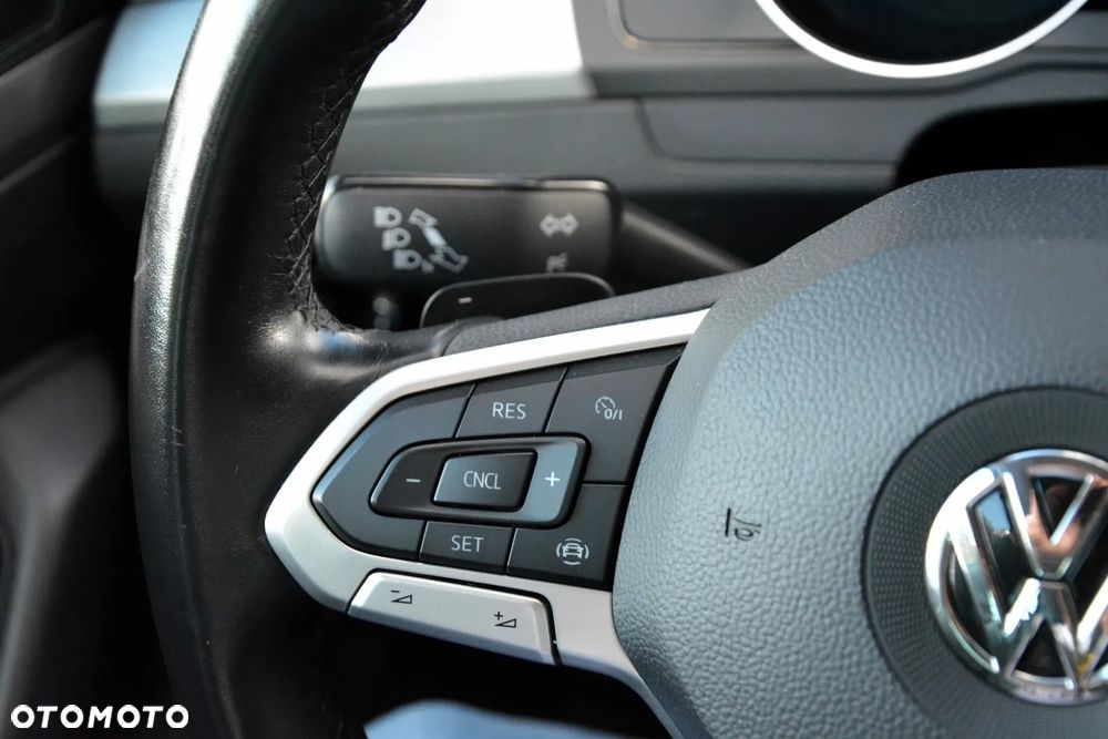 Volkswagen Passat 2.0 TDI EVO Essence DSG - 19