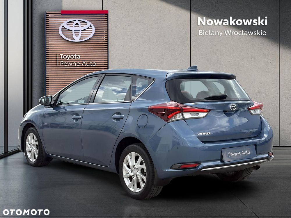 Toyota Auris - 2