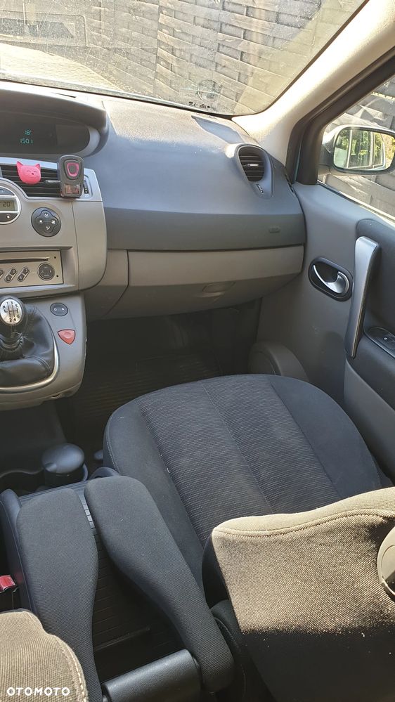 Renault Scenic 1.6 16V Family - 4