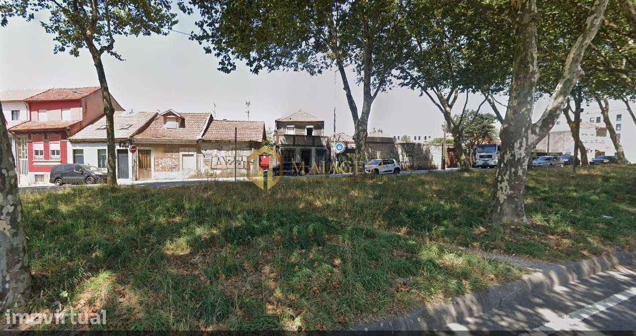 Terreno em localização estratégica junto ao Hospital de S. João - Grande imagem: 3/4