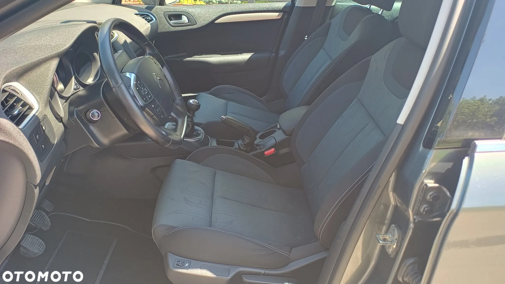 Citroën C4 e-HDi 110 Exclusive - 15