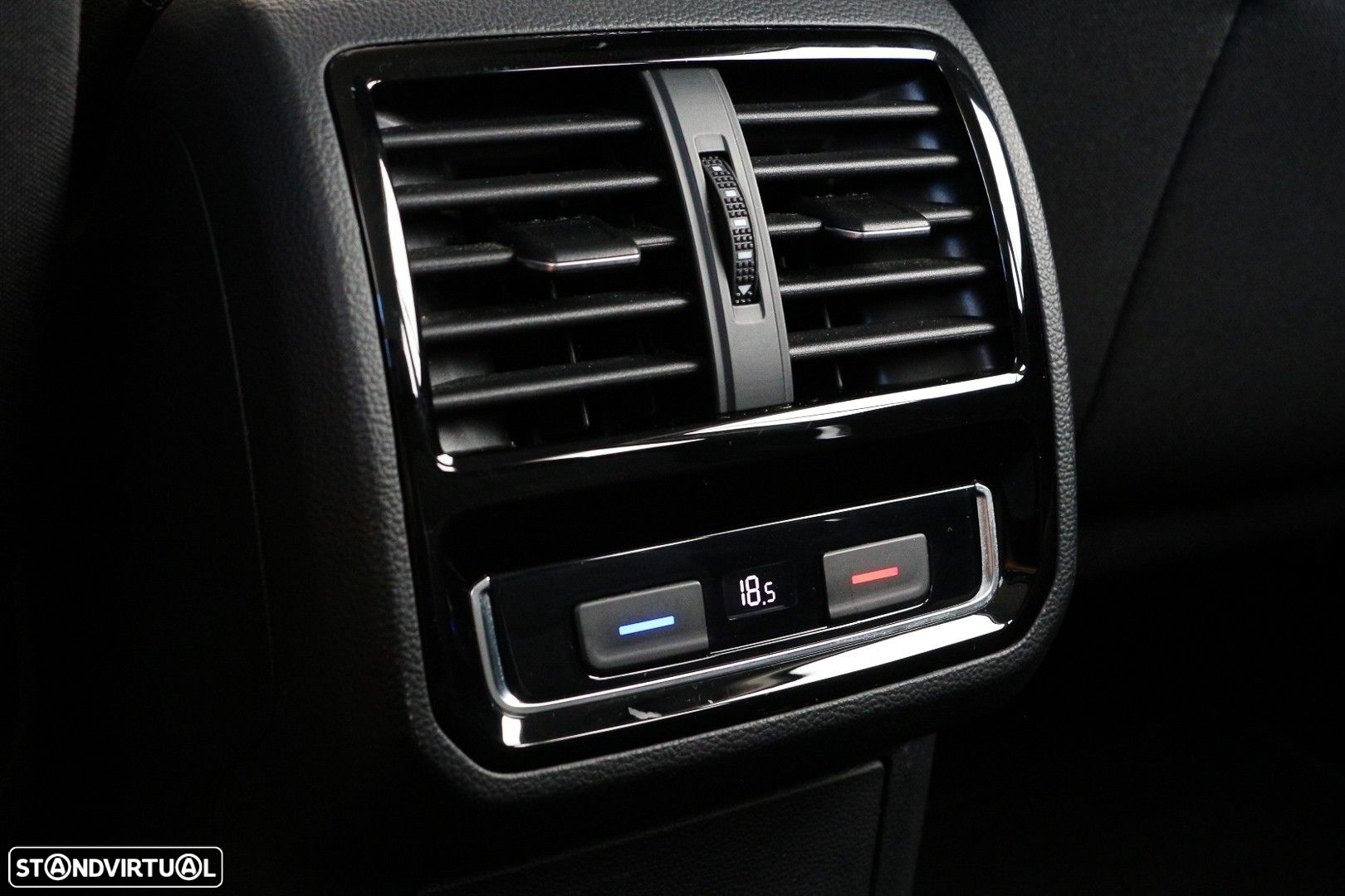 VW Passat Variant 2.0 TDi Elegance DSG - 16
