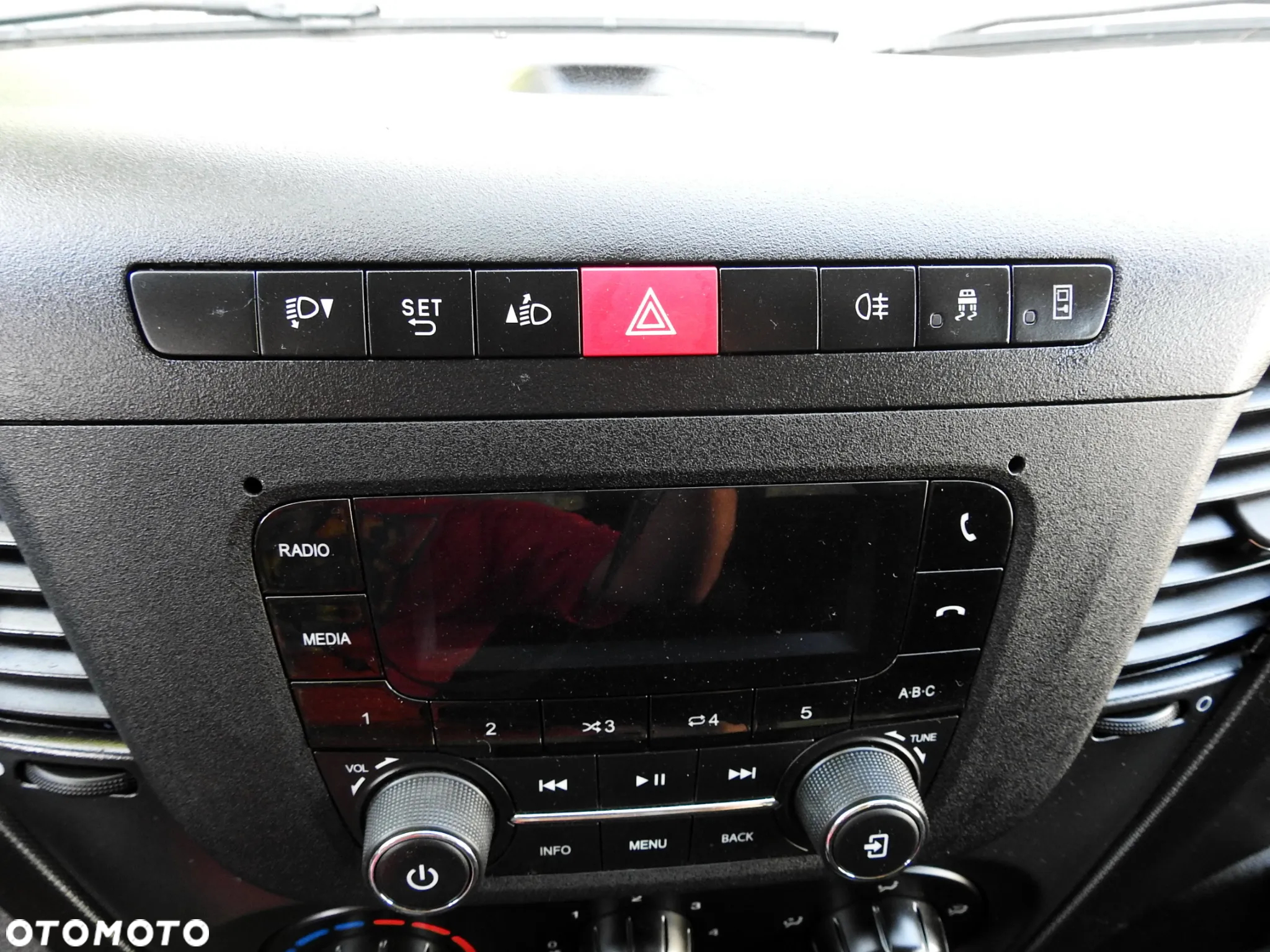 Iveco DAILY 35C15 KONTENER CHŁODNIA -12*C ZASILANIE 230V BLIŹNIACZE KOŁA 150KM [ 5418 ] - 38