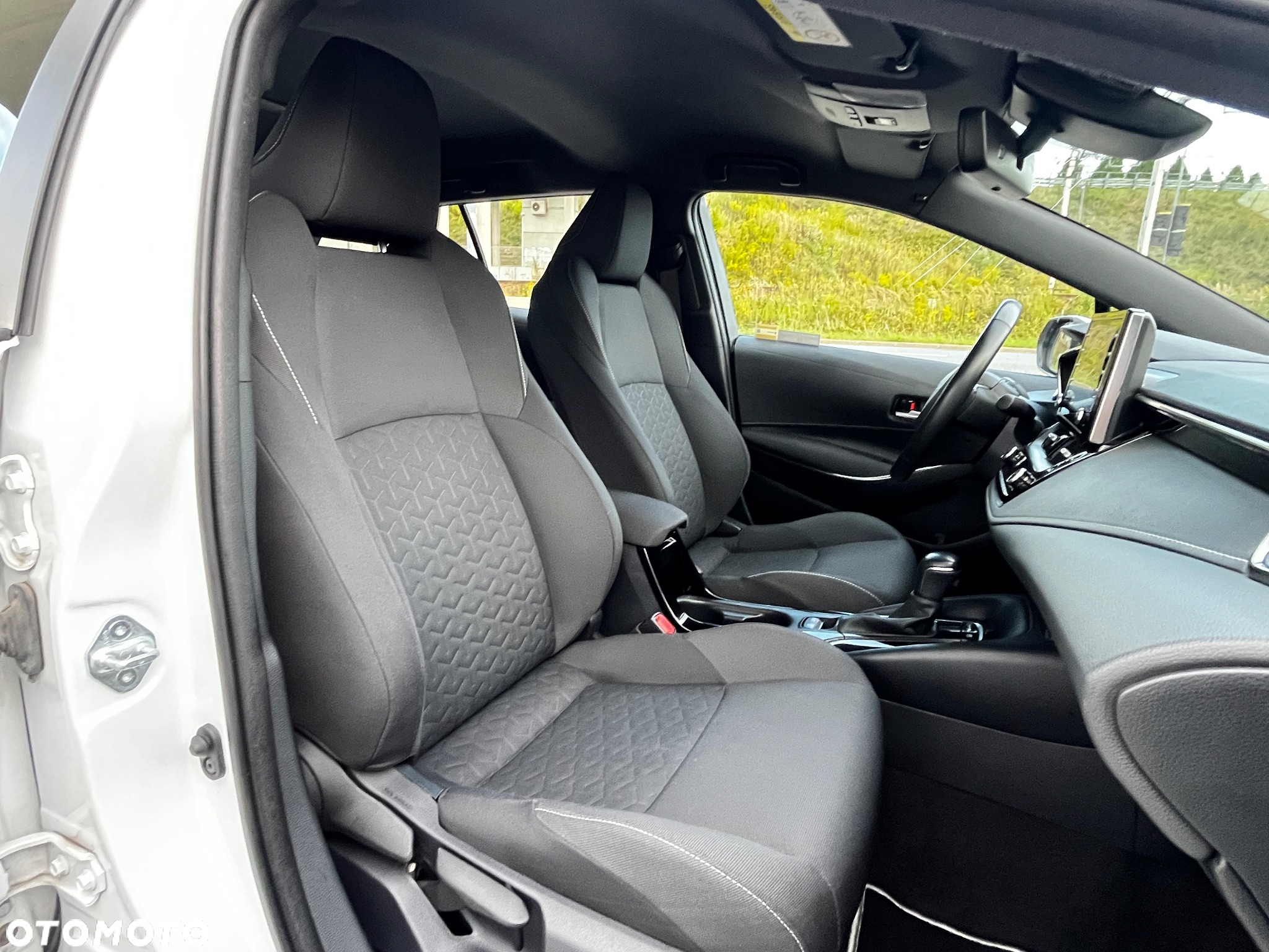 Toyota Corolla 1.8 Hybrid Comfort - 13