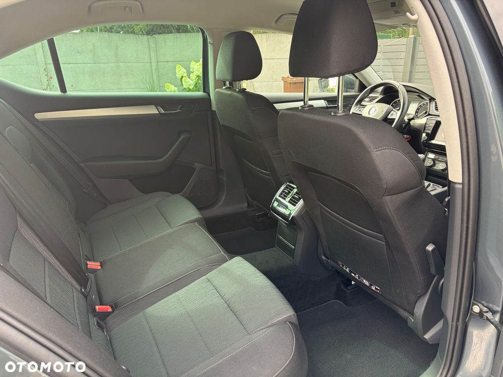Skoda Superb ver-1-4-tsi-act-ambition - 23