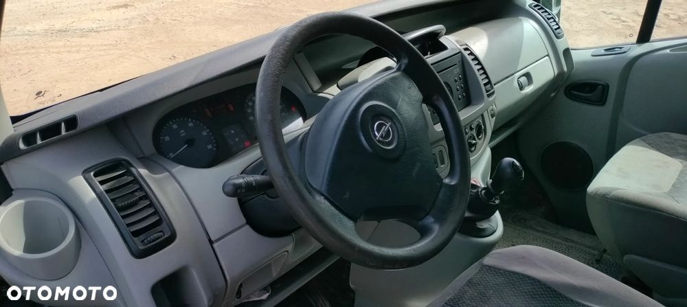 Opel Vivaro - 18