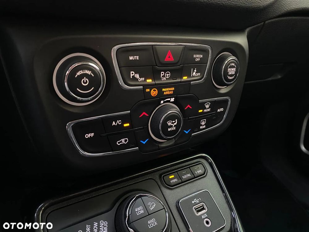 Jeep Compass 1.3 T-GDI 4xe PLUG-IN HYBRID Automatik Limited - 16