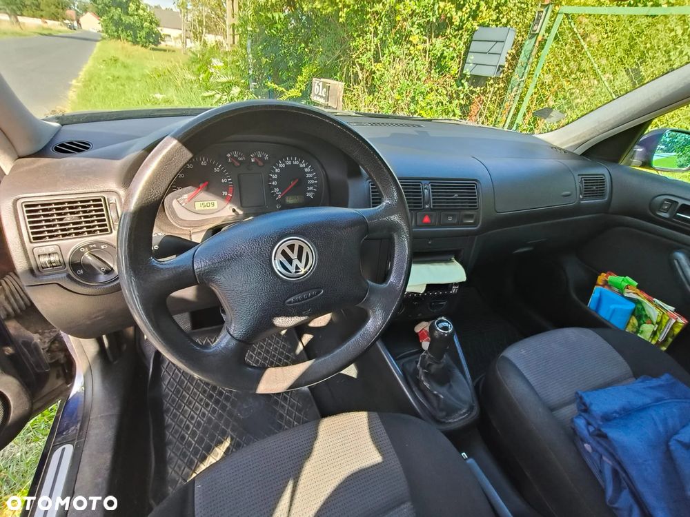 Volkswagen Golf - 4