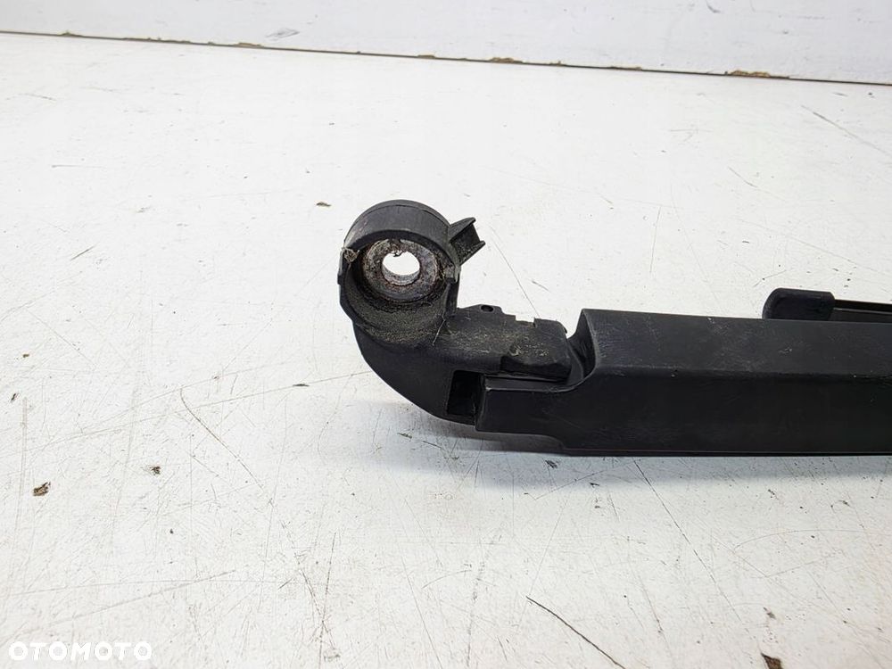RAMIĘ WYCIERACZKI TYŁ AUDI A6 C7 AVANT KOMBI 4G9955407 - 3