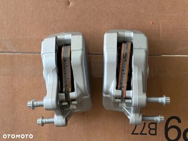 ZACISK ZACISKI HAMULCOWE PRZÓD BREMBO HARLEY TOURING CVO - 9