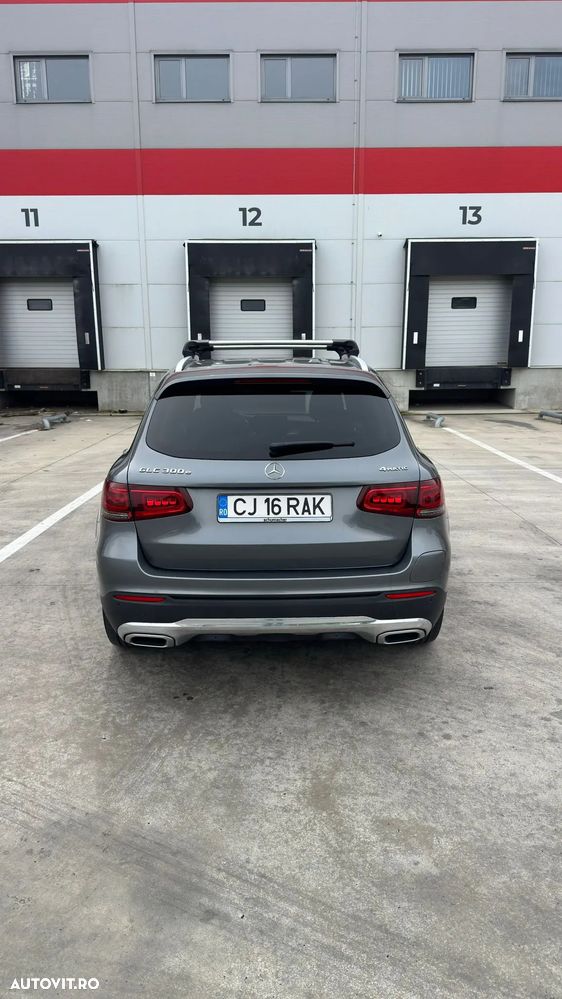 Mercedes-Benz GLC 300 4Matic 9G-TRONIC Exclusive - 32