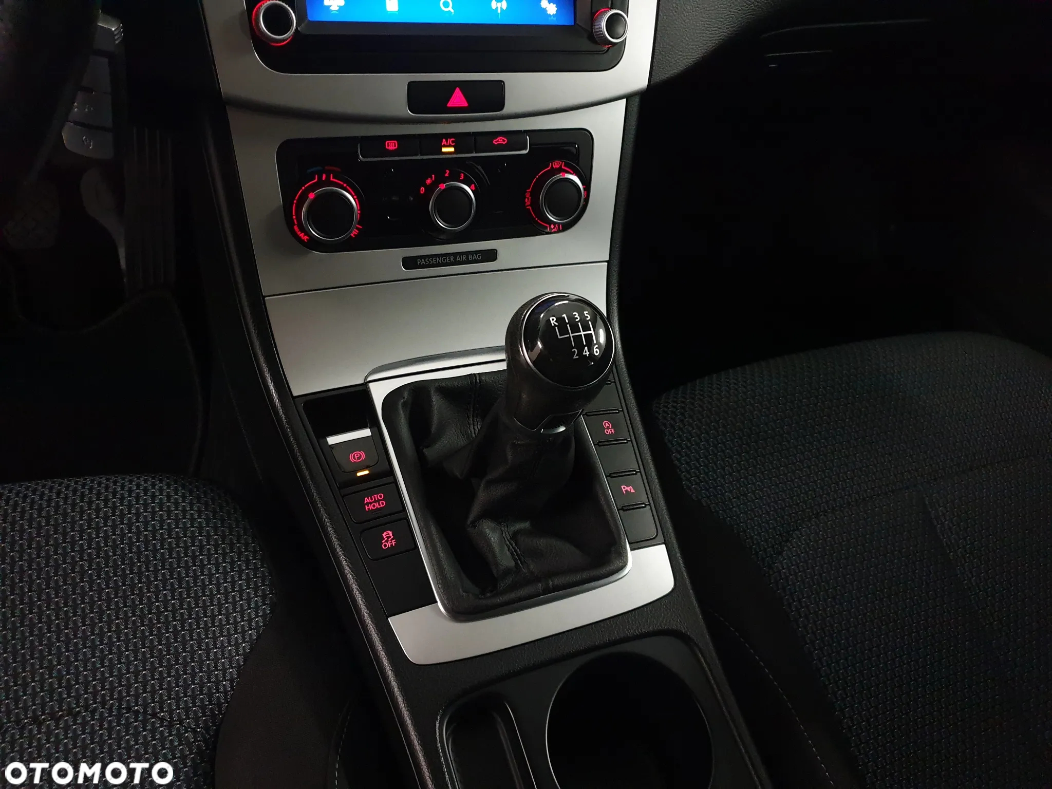 Volkswagen Passat 1.6 TDI Comfortline - 25