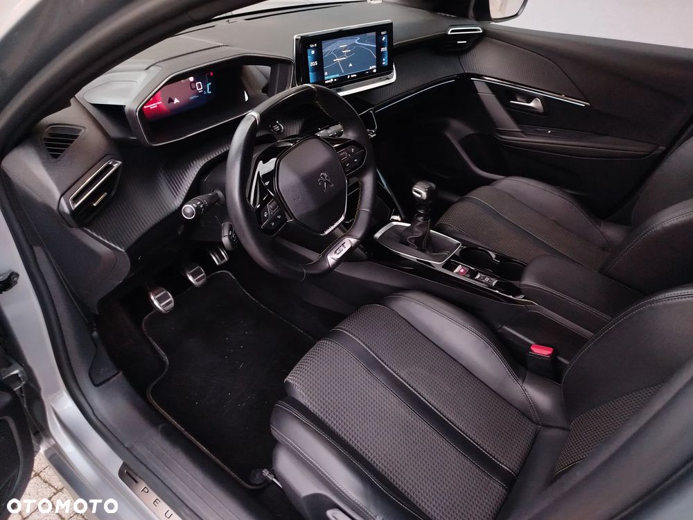 Peugeot 208 PureTech 100 GT - 8