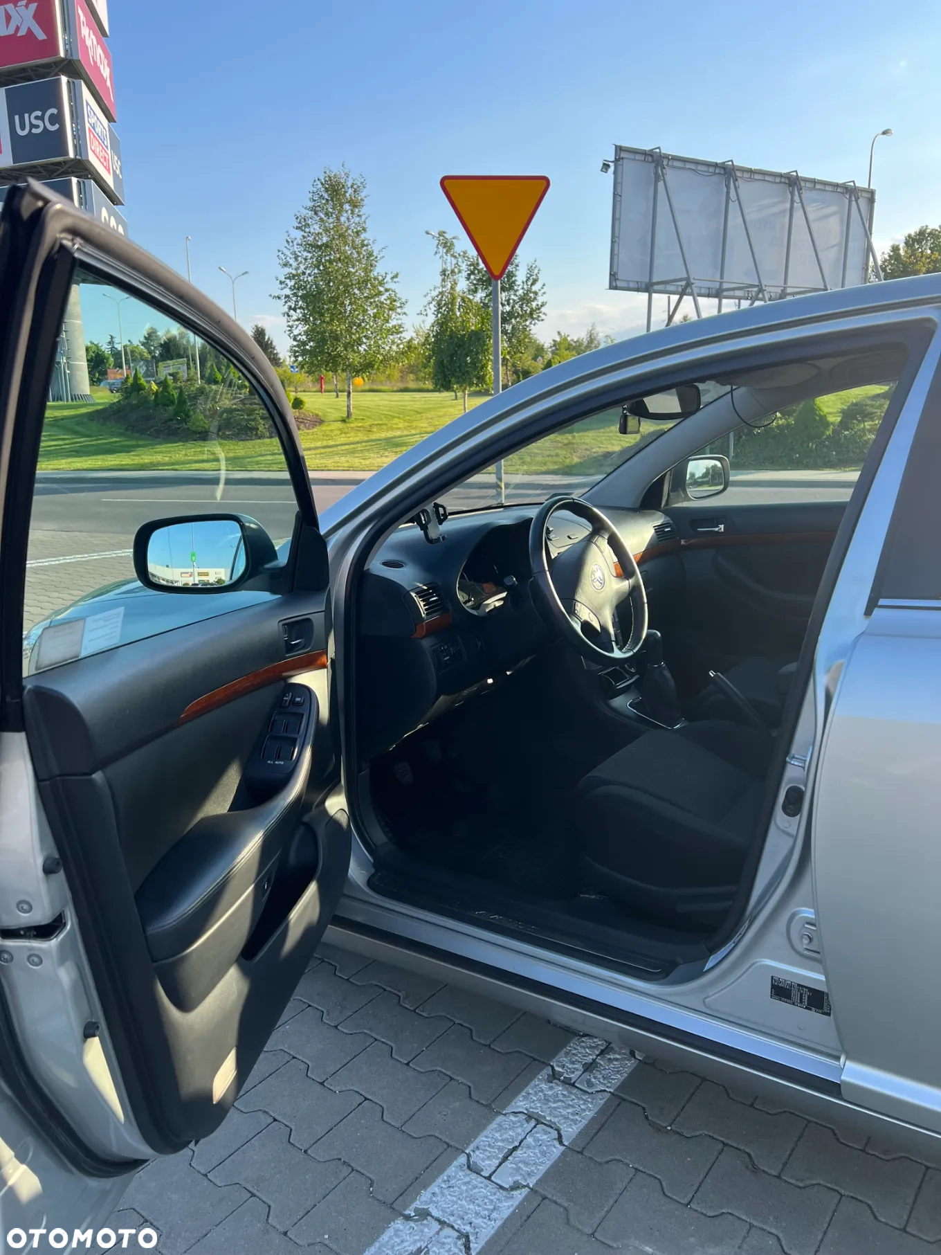 Toyota Avensis 1.8 VVT-i Sol - 15