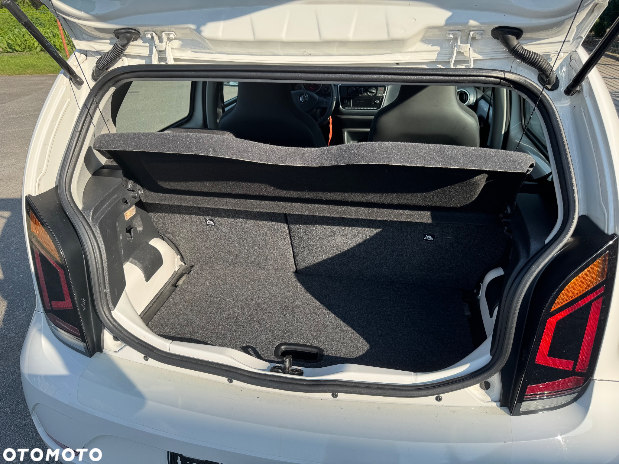 Volkswagen up! - 10