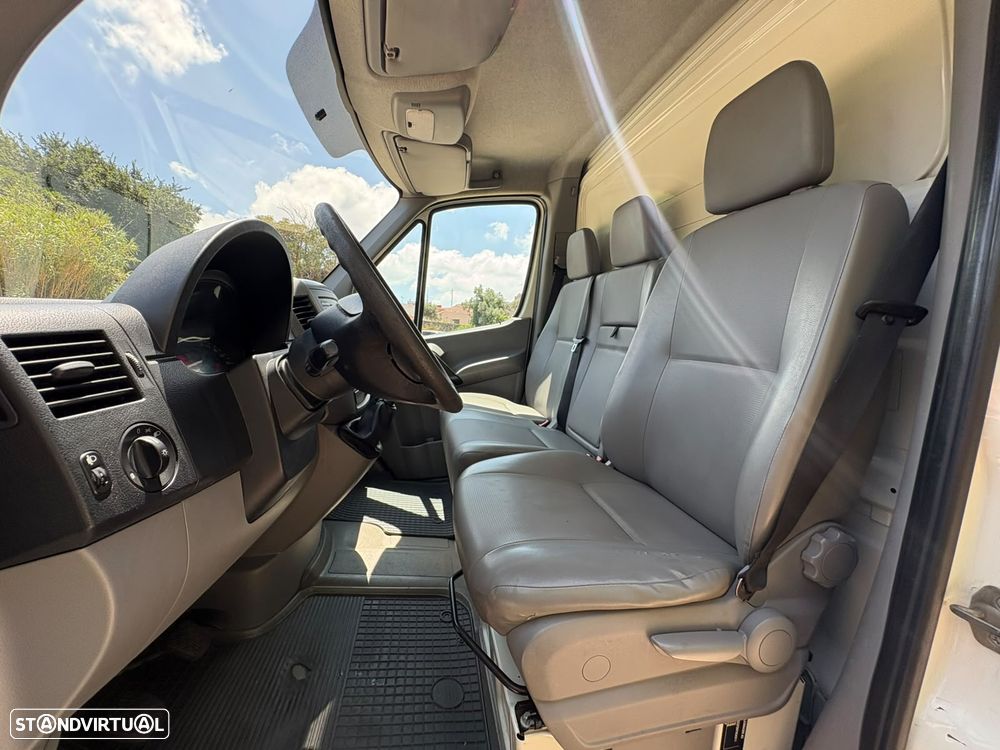 Volkswagen CRAFTER - 19