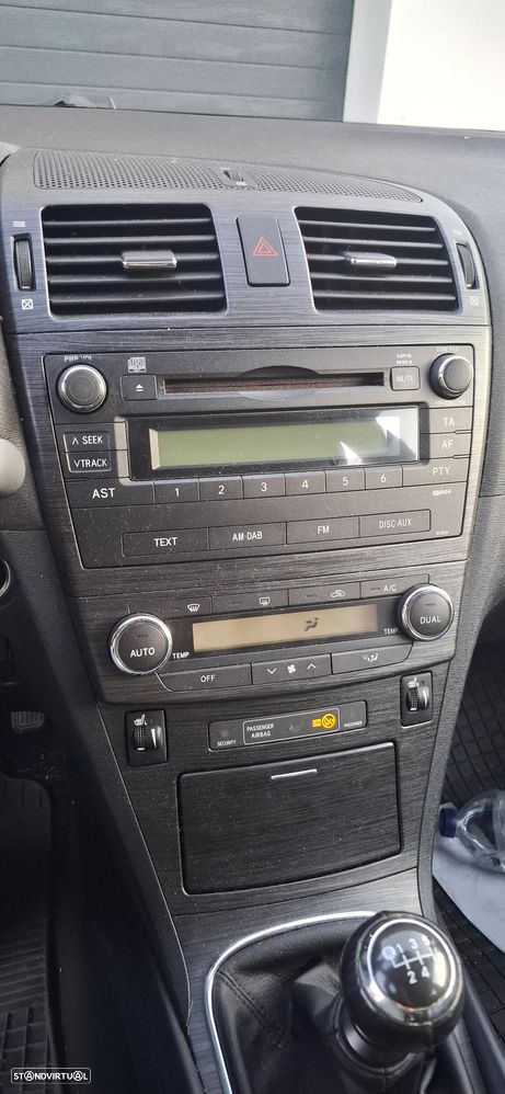 Toyota Avensis SW 2.0 D-4D Exclusive - 9