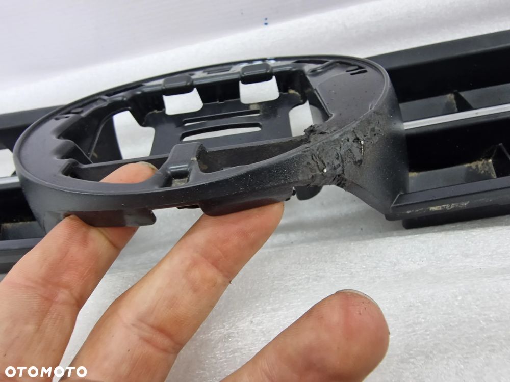 VW POLO 2G 2G0 17- ATRAPA / GRILL PRZEDNI PRZÓD , NR 2G0853651L / 2G0853653L , NR AUKCJI GR223 - 17