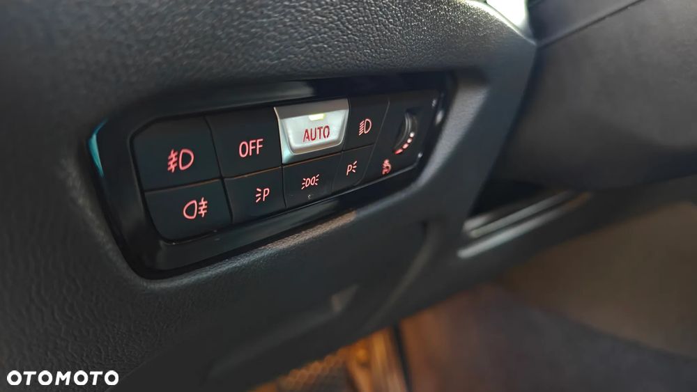 BMW Seria 3 320d Sport Line - 15