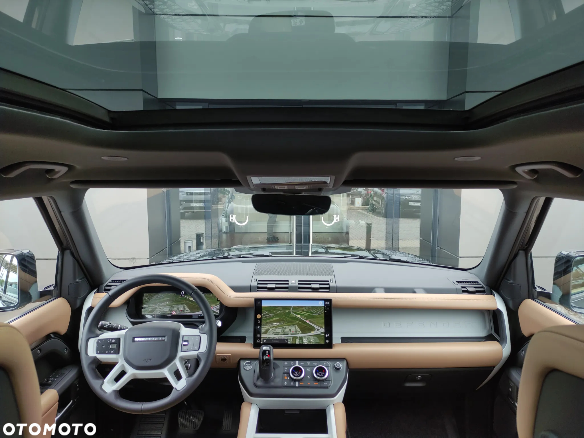 Land Rover Defender - 20
