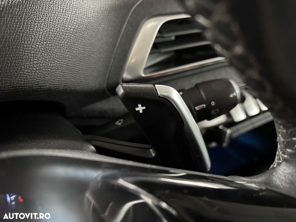 Peugeot 3008 BlueHDi 130 Stop & Start EAT8 Allure - 25
