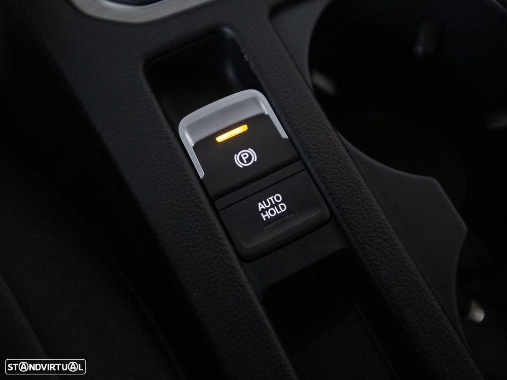 VW Passat Variant - 27