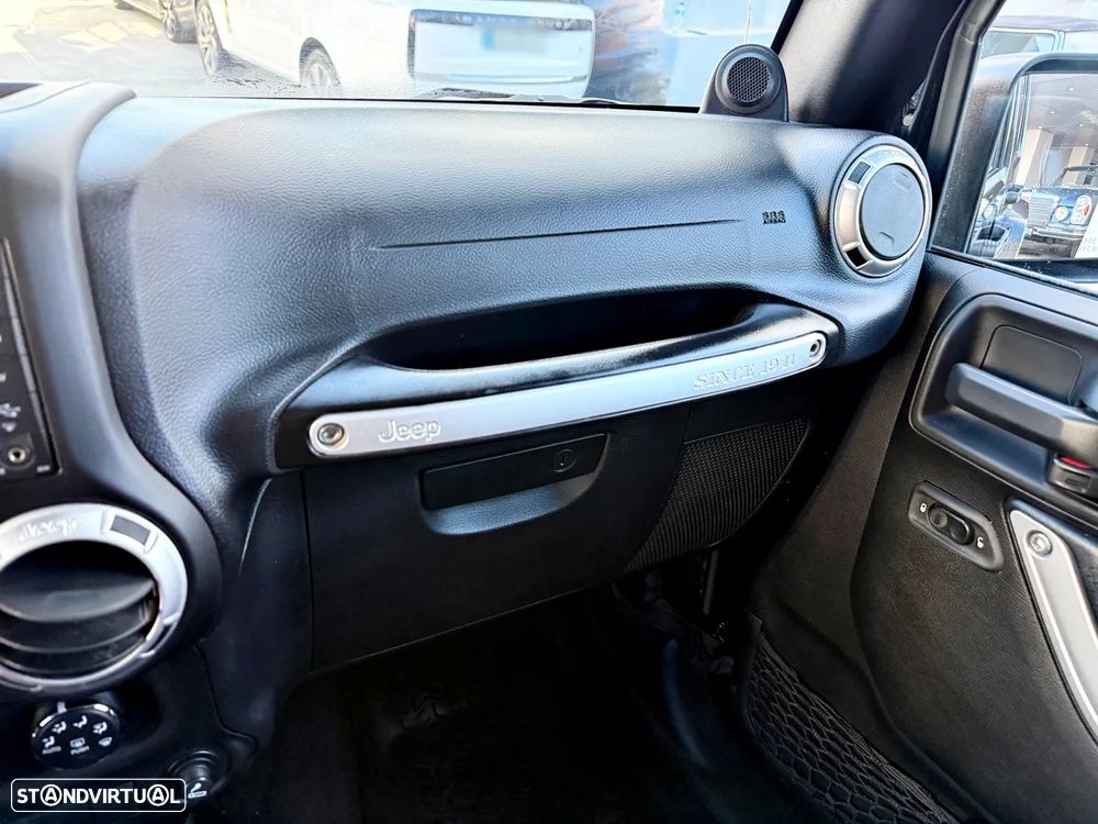 Jeep Wrangler Unlimited 2.8 CRD ATX Sahara Adventure Edition - 17