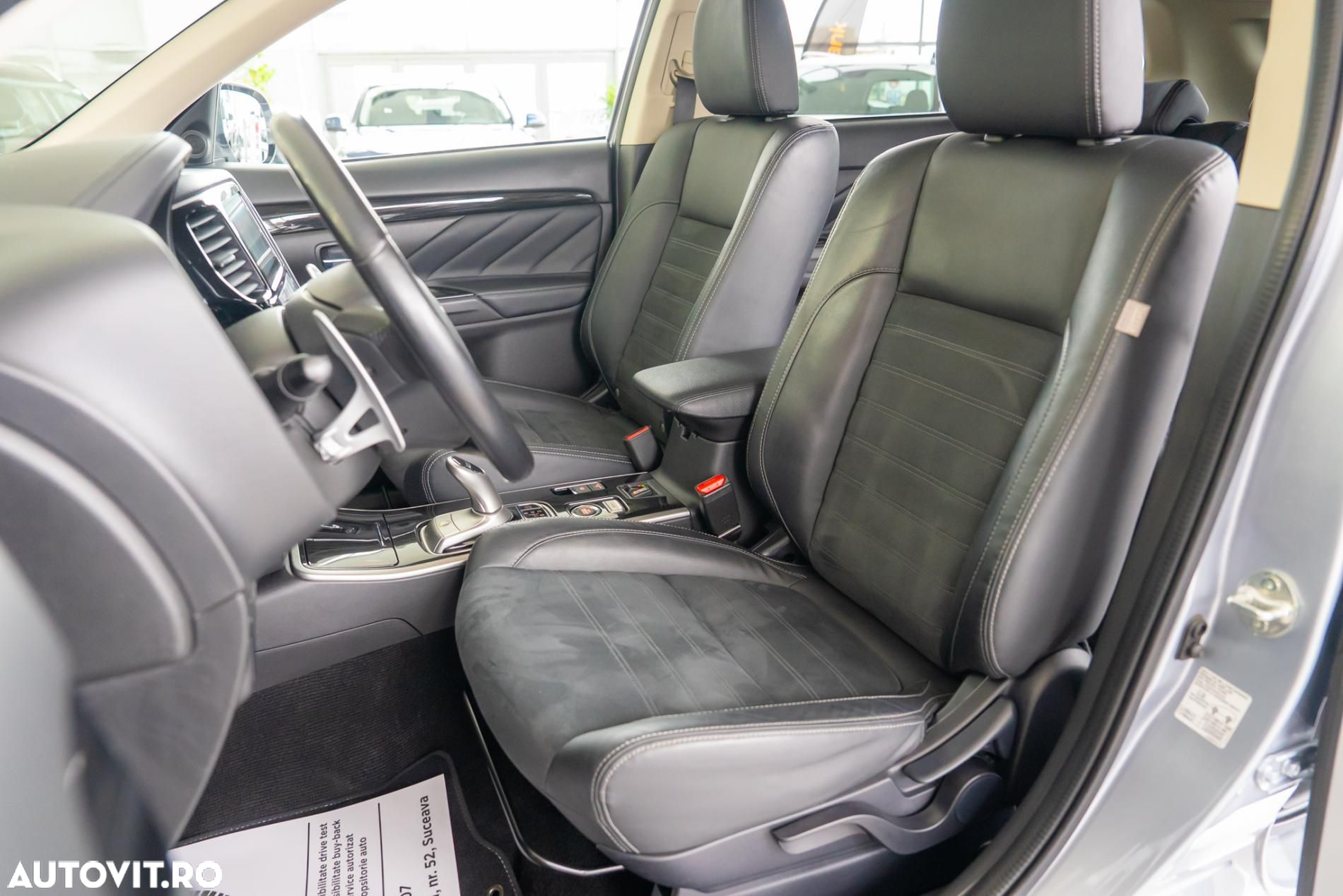 Mitsubishi Outlander 2.0 4WD Plug-In Hybrid Top - 6