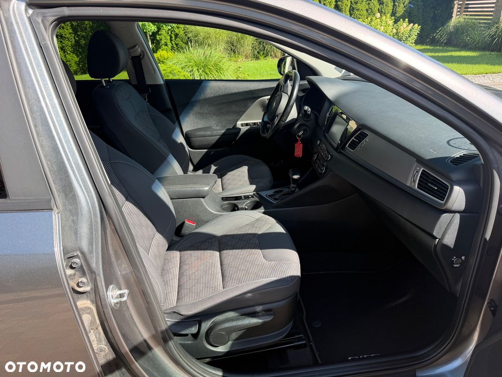 Kia Niro 1.6 GDI Hybrid M - 30