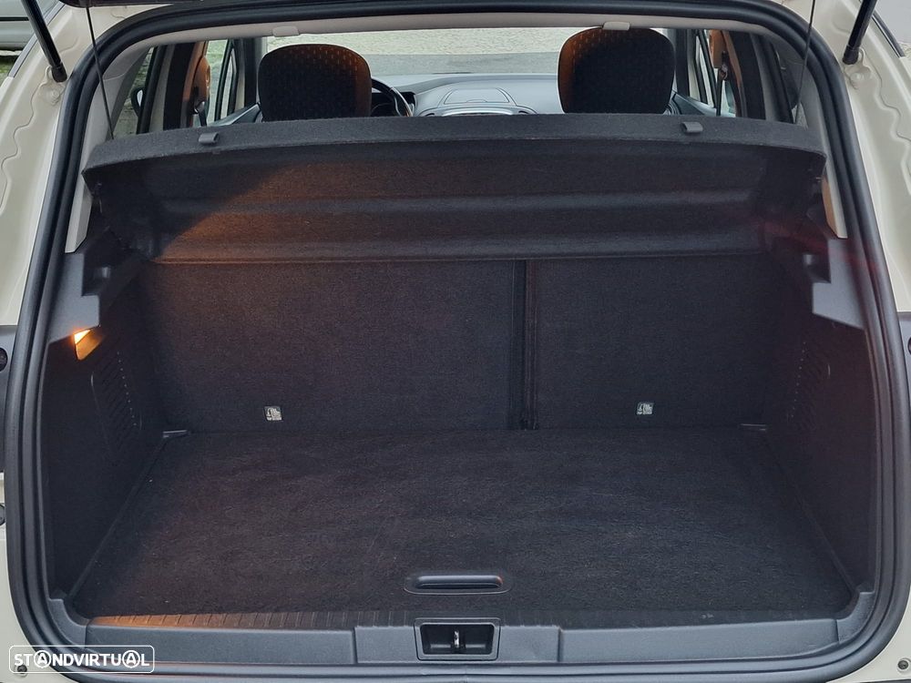 Renault Captur (ENERGY) TCe 90 BOSE EDITION - 27