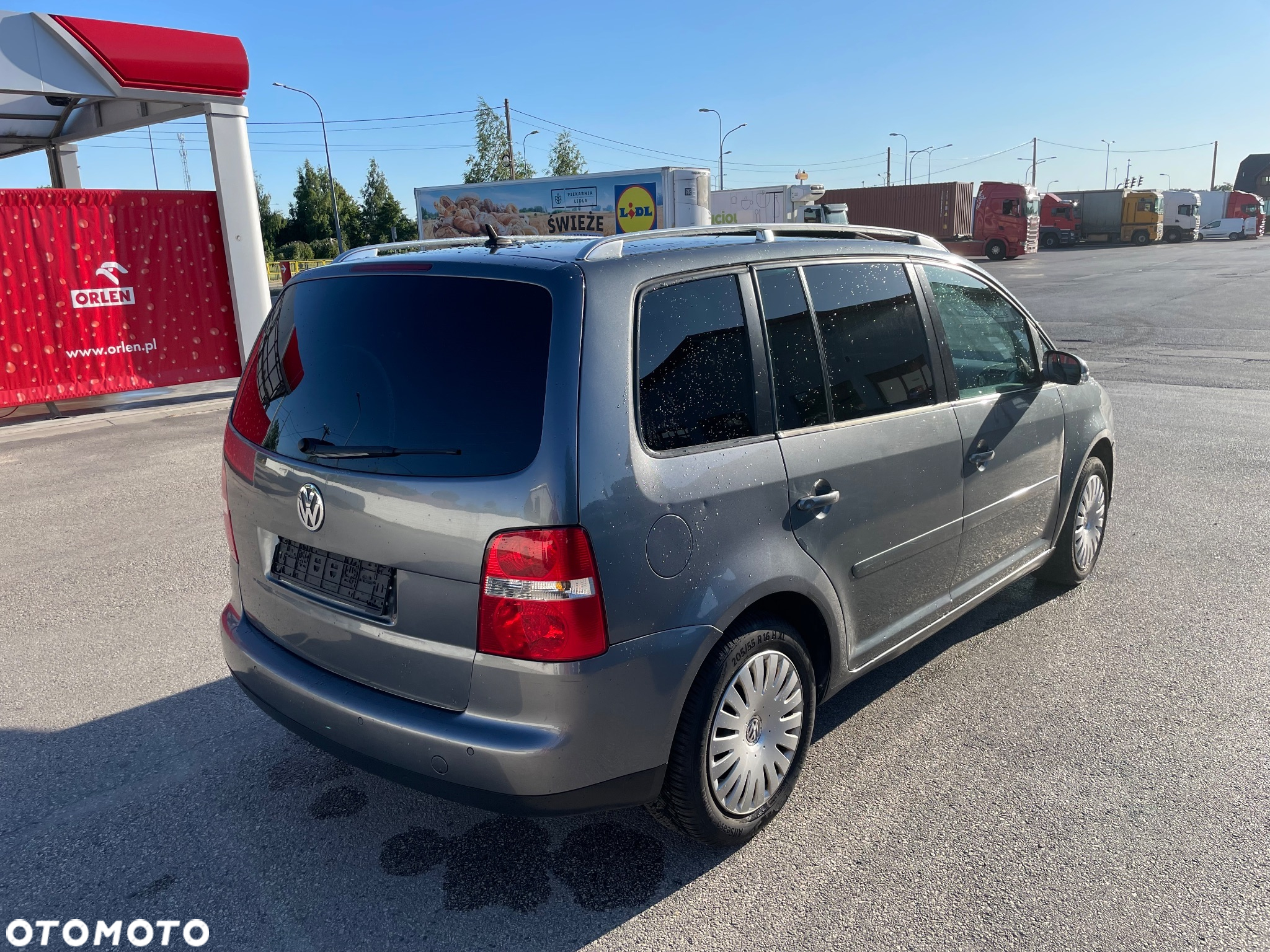 Volkswagen Touran 1.9 TDI DPF DSG Highline - 11