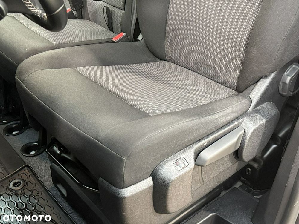 Opel Vivaro - 18
