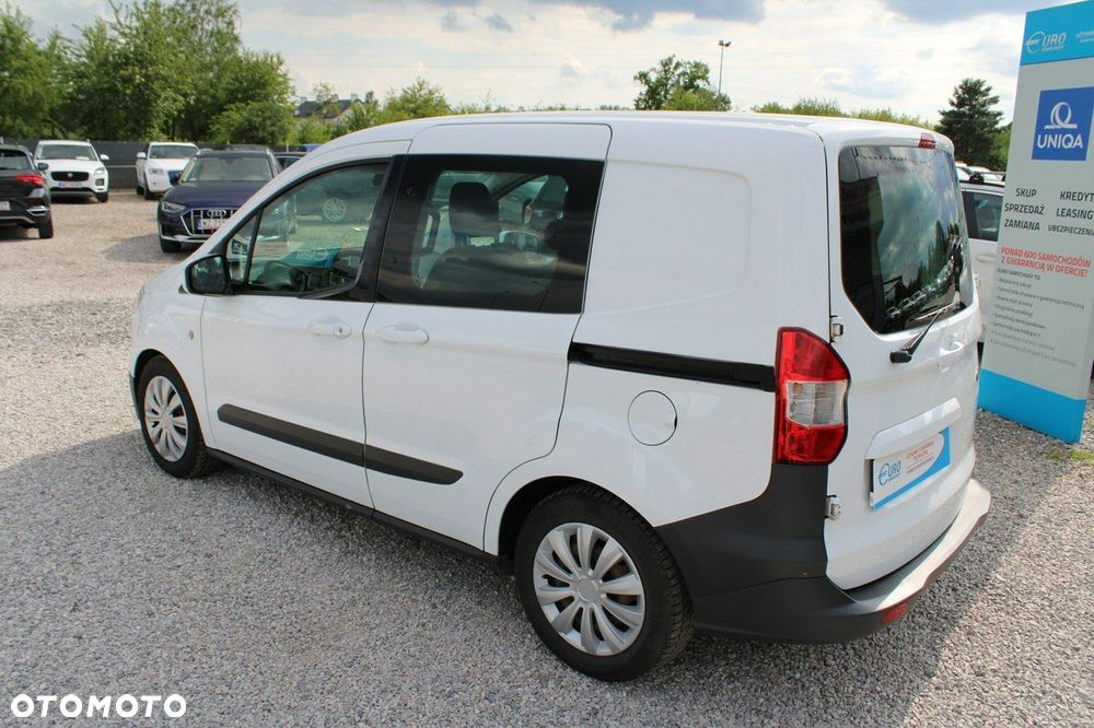 Ford Transit Courier - 9