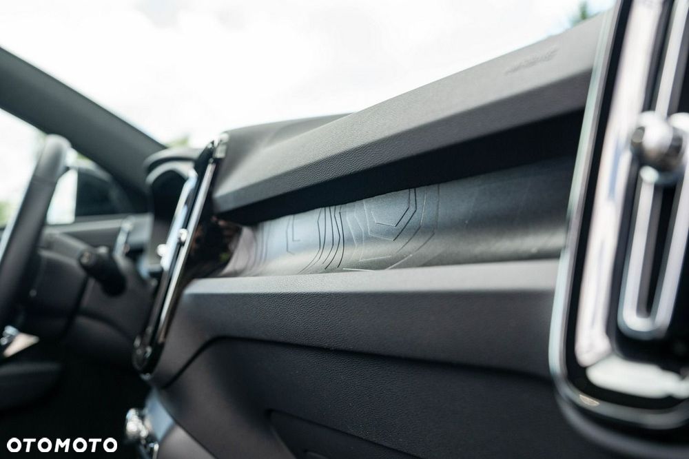Volvo XC 40 - 25