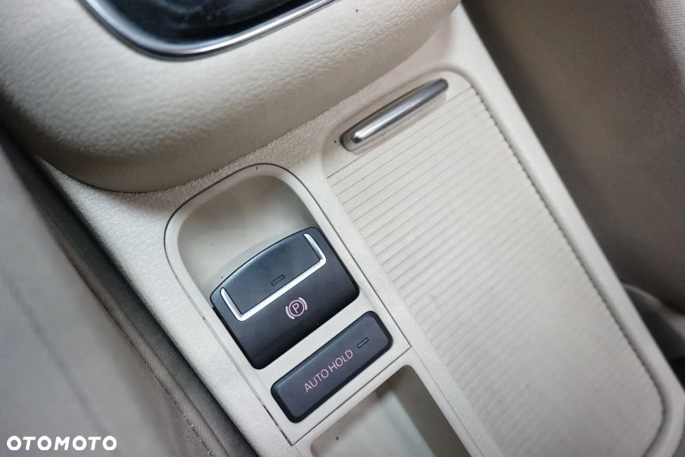 Volkswagen Tiguan 2.0 TDI DPF 4Motion Sport & Style - 35