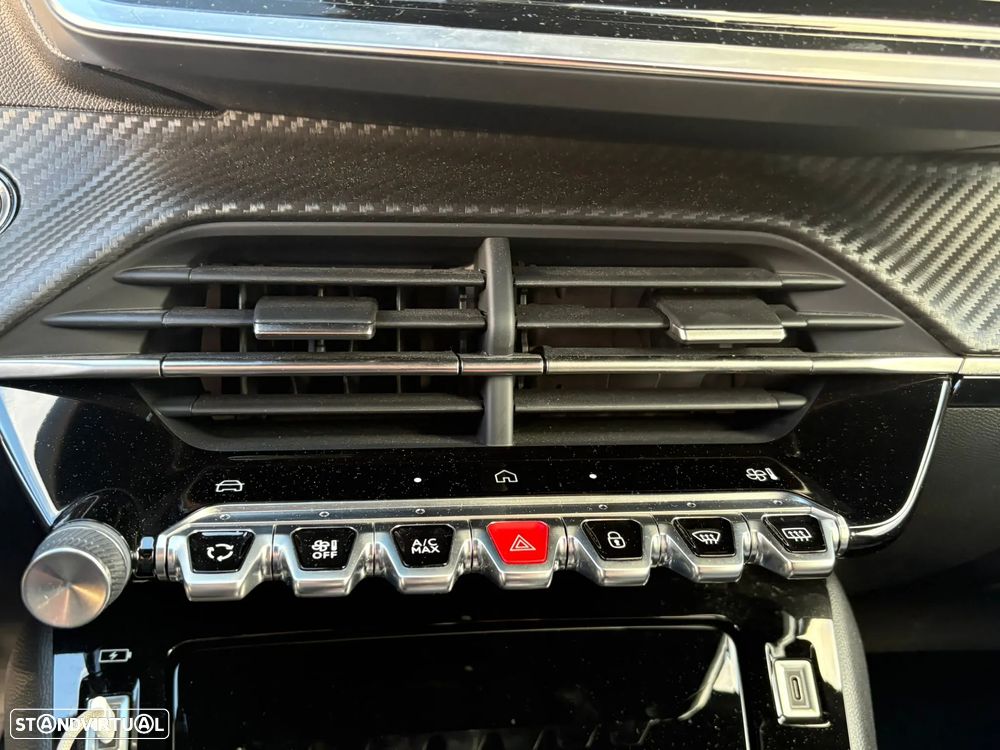 Peugeot 2008 - 8