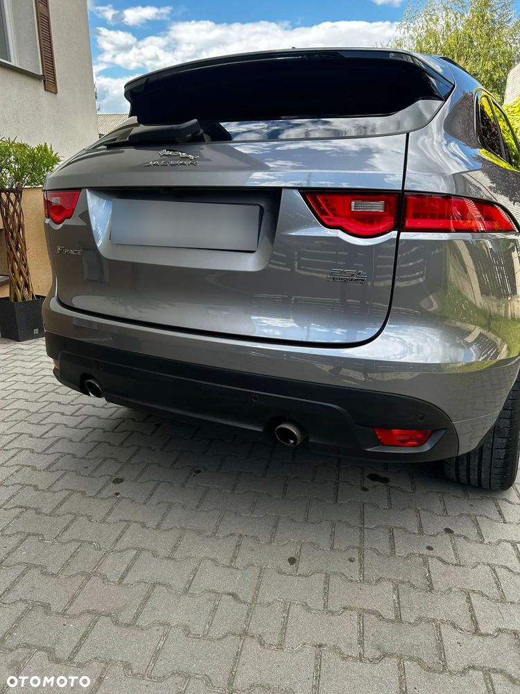 Jaguar F-Pace 2.0 i4P AWD Chequered Flag - 4