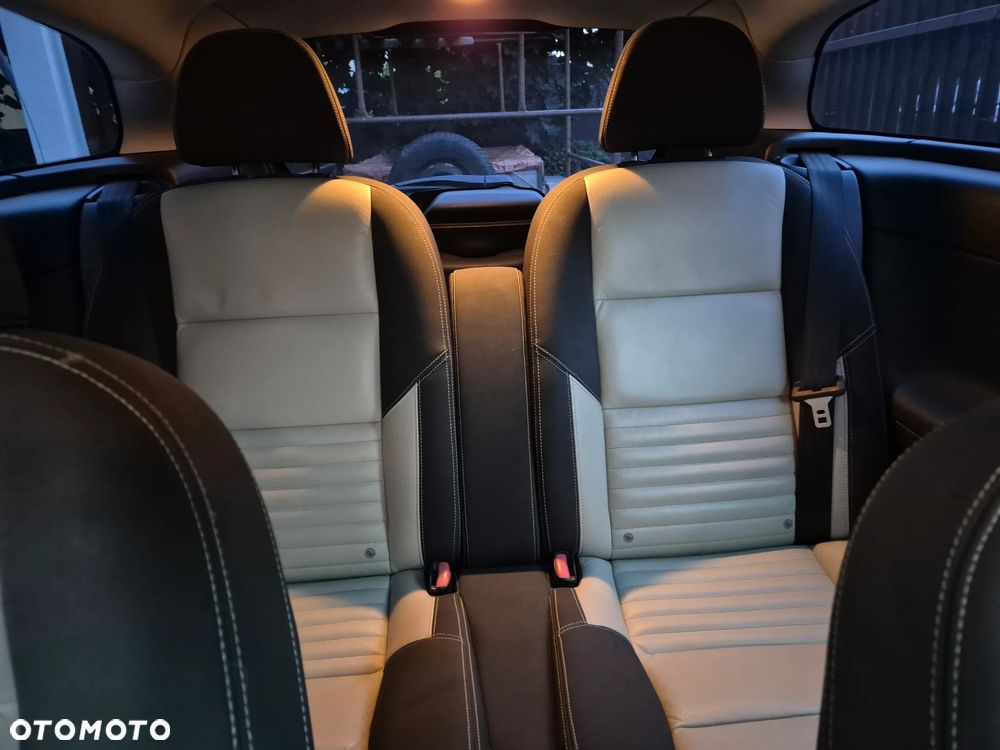 Volvo C30 D2 R-Design - 27