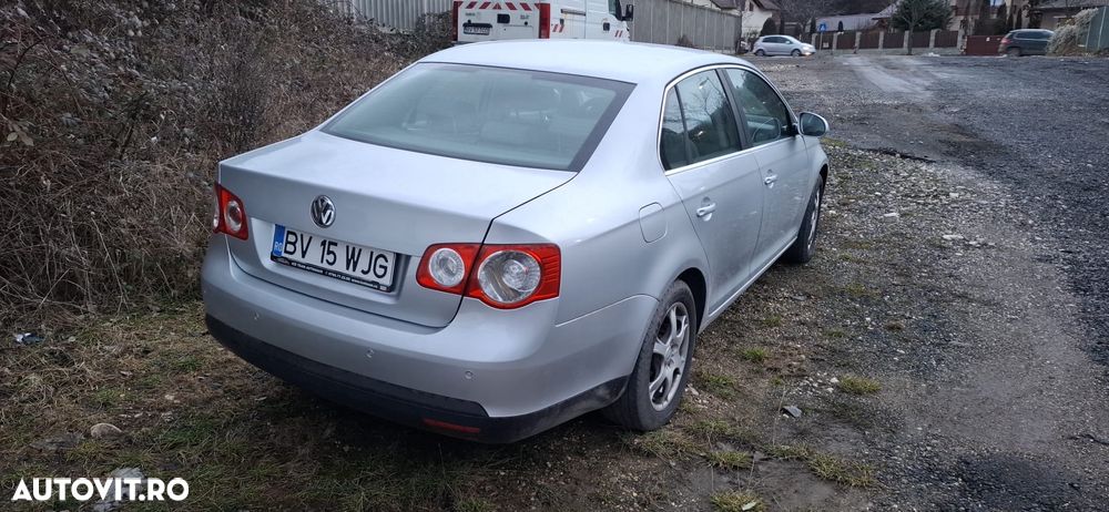 Volkswagen Jetta 1.6 Trendline - 2