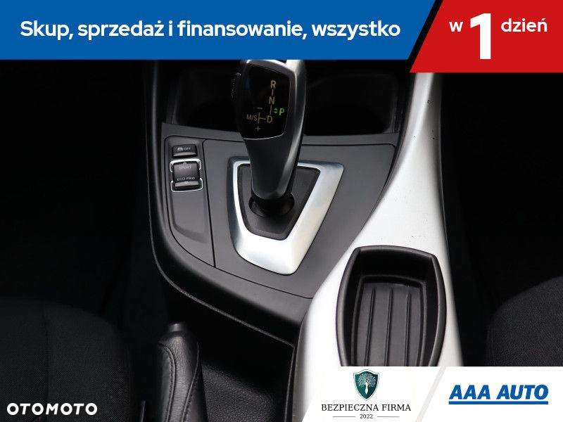 BMW Seria 1 - 17
