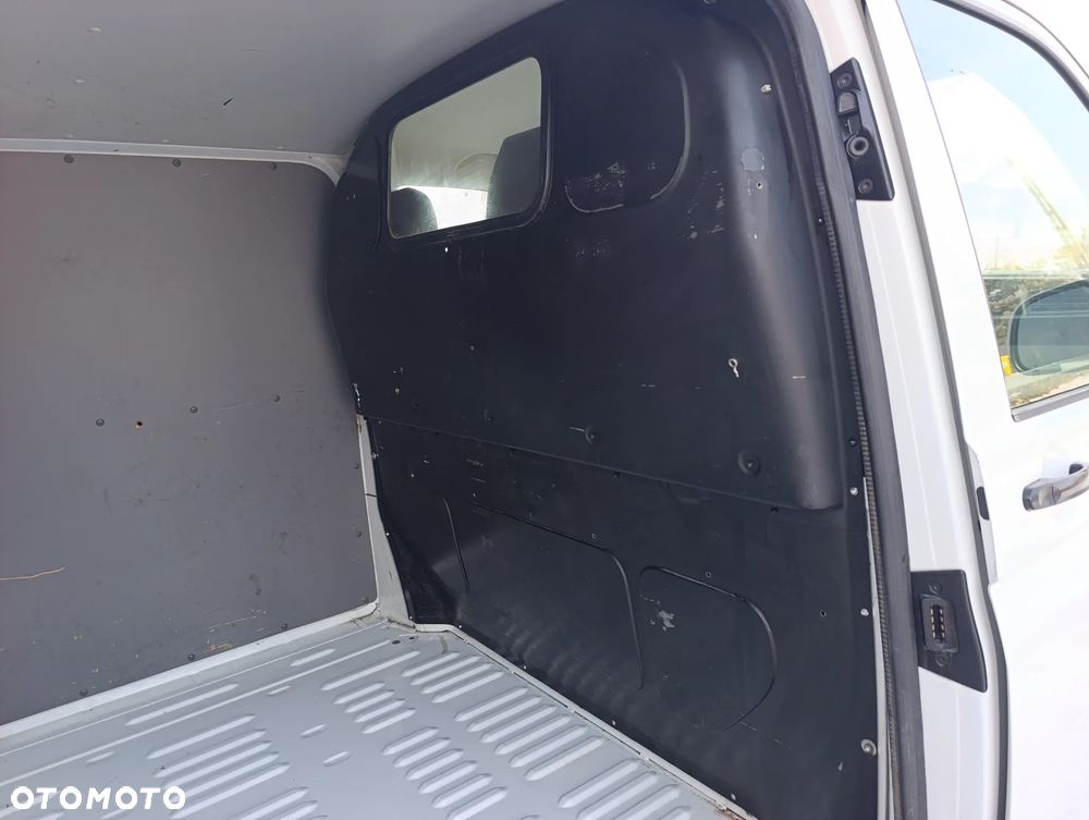 Volkswagen Transporter - 18