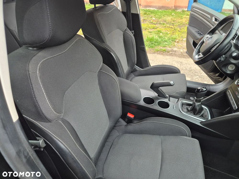 Renault Megane ENERGY TCe 130 PLAY - 13