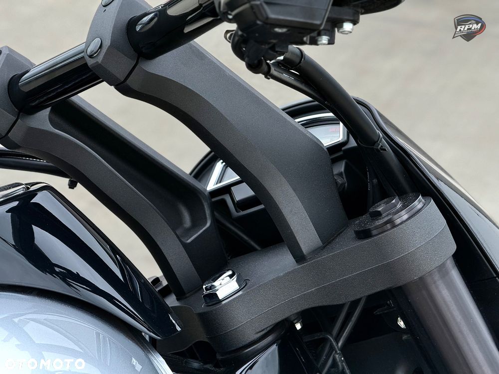 Suzuki Boulevard - 24