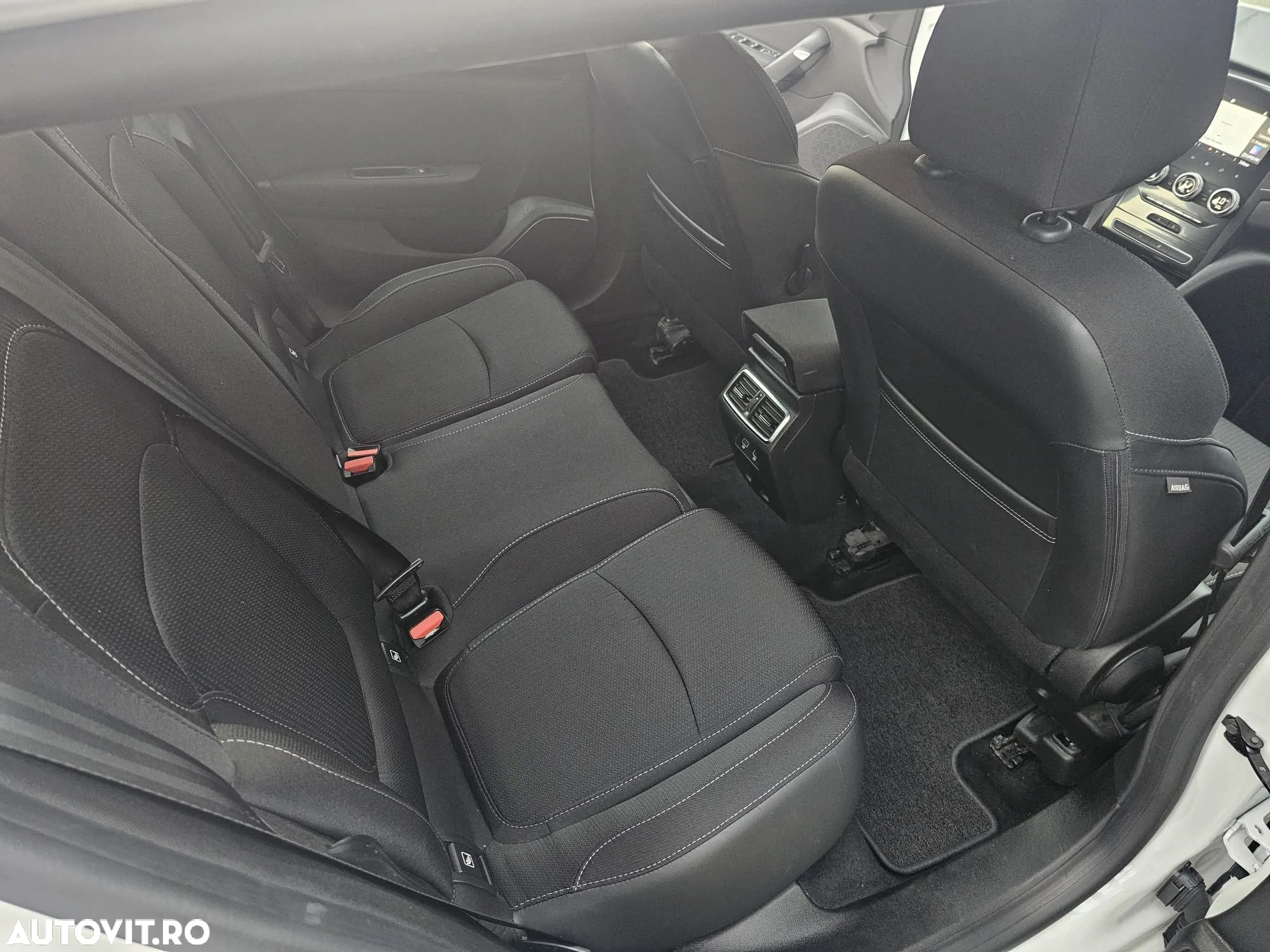 Renault Megane Grandtour E-TECH Plug-in 160 BUSINESS EDITION - 13