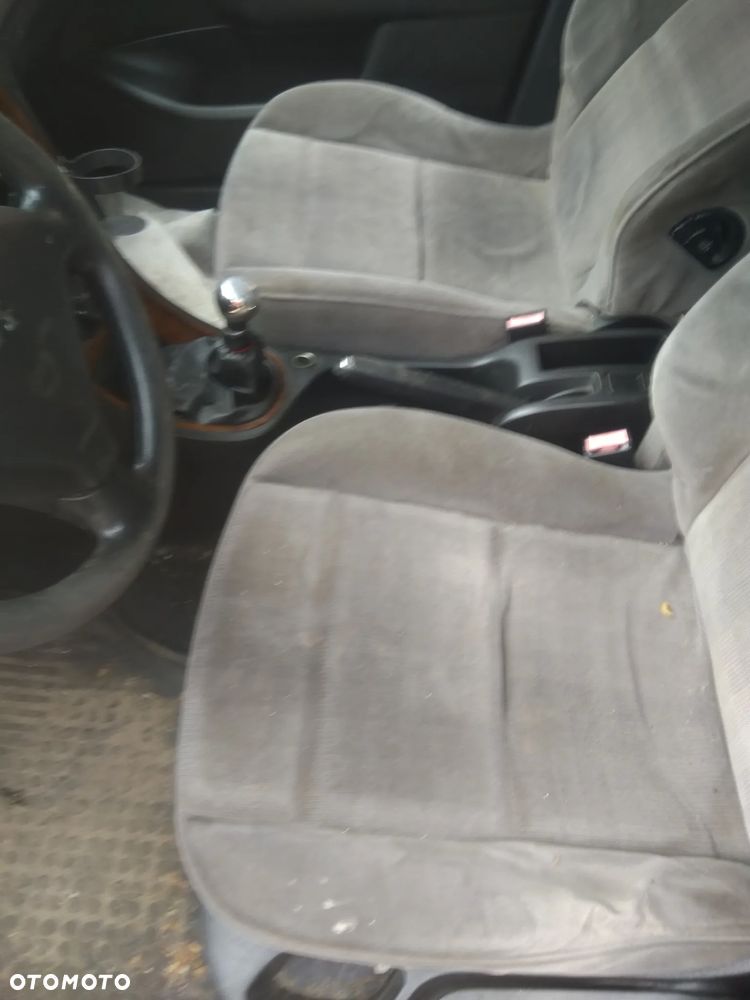 Peugeot 307 2.0 01-05 - 11